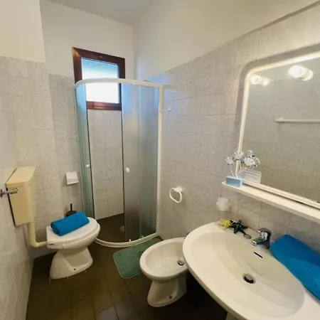 With Balcony In * Μπιμπιόνε